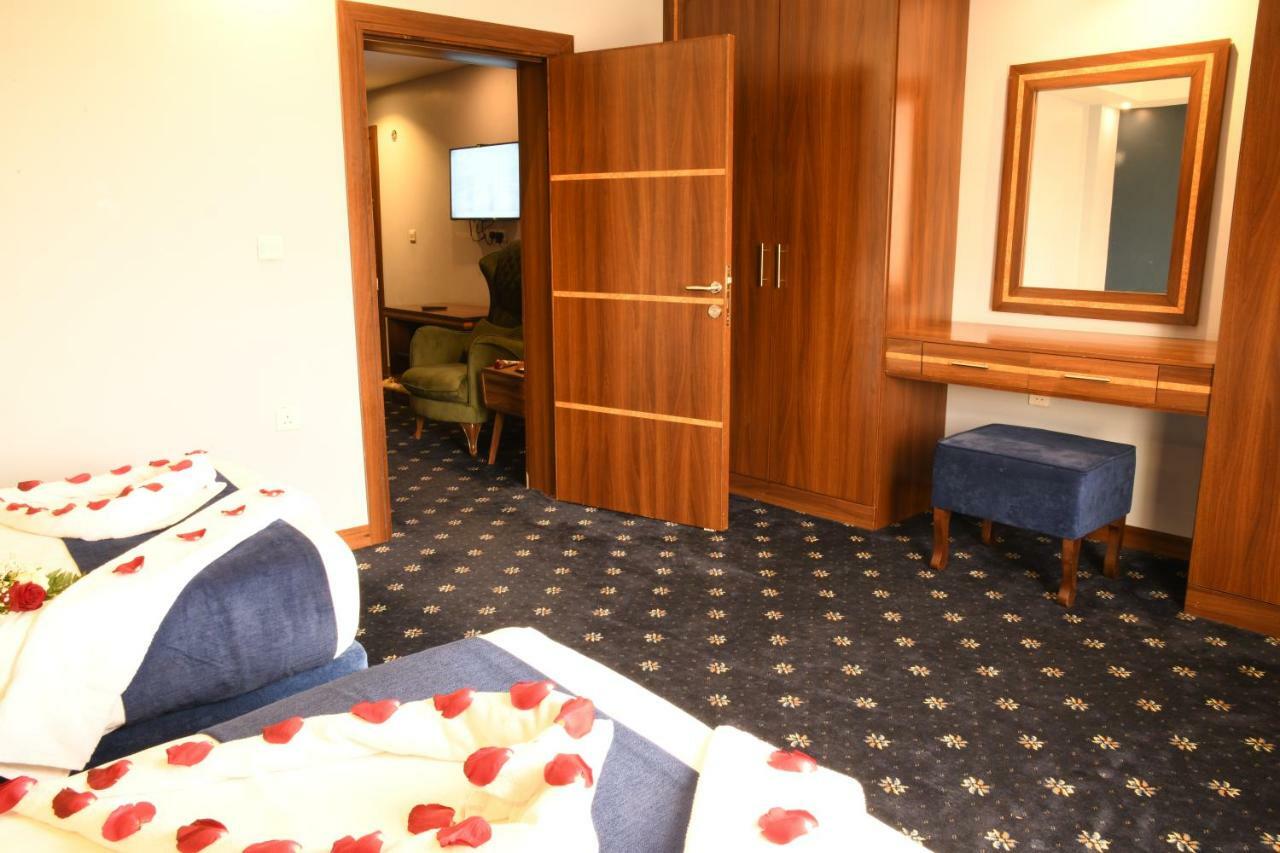فندق البيت المثالي Ideal Home Hotel Medina ภายนอก รูปภาพ
